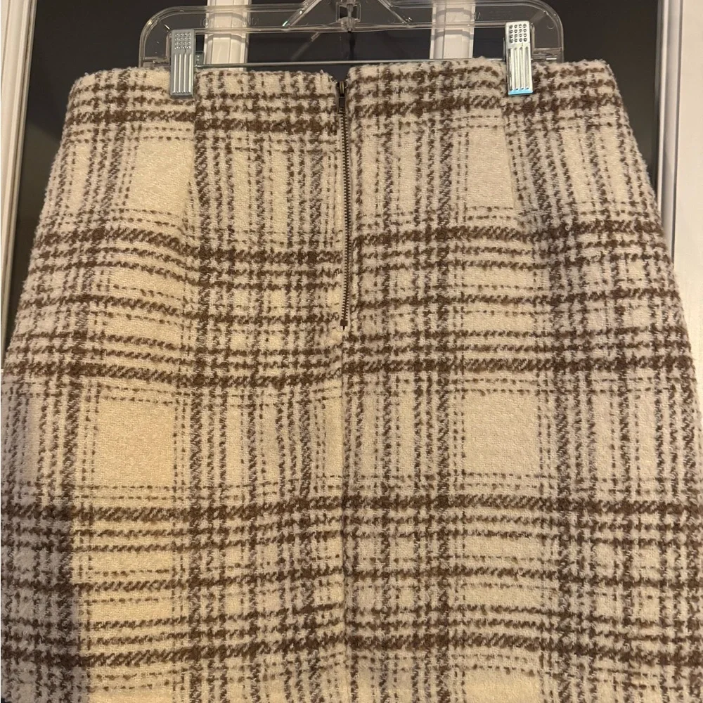 NWT Gilli Plaid Mini Skirt in Brown and Cream - Picture 2 of 5